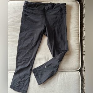 Lululemon crop leggings size 6